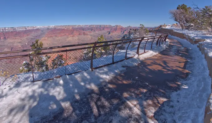 Walkway west of Mather Point Grand Canyon