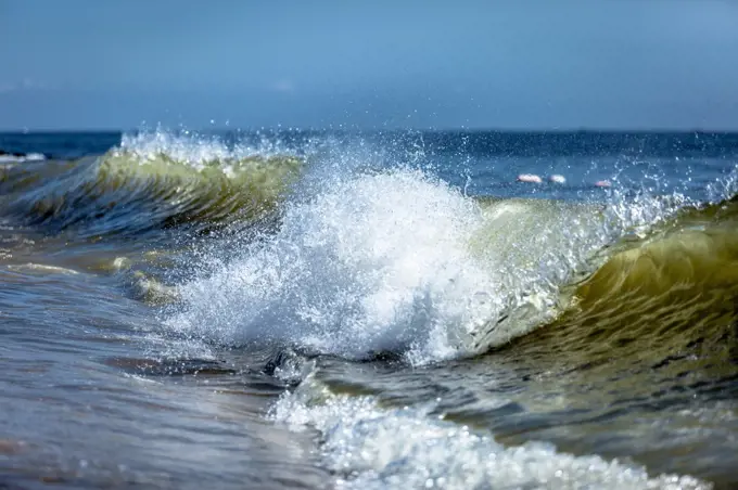 Sea waves