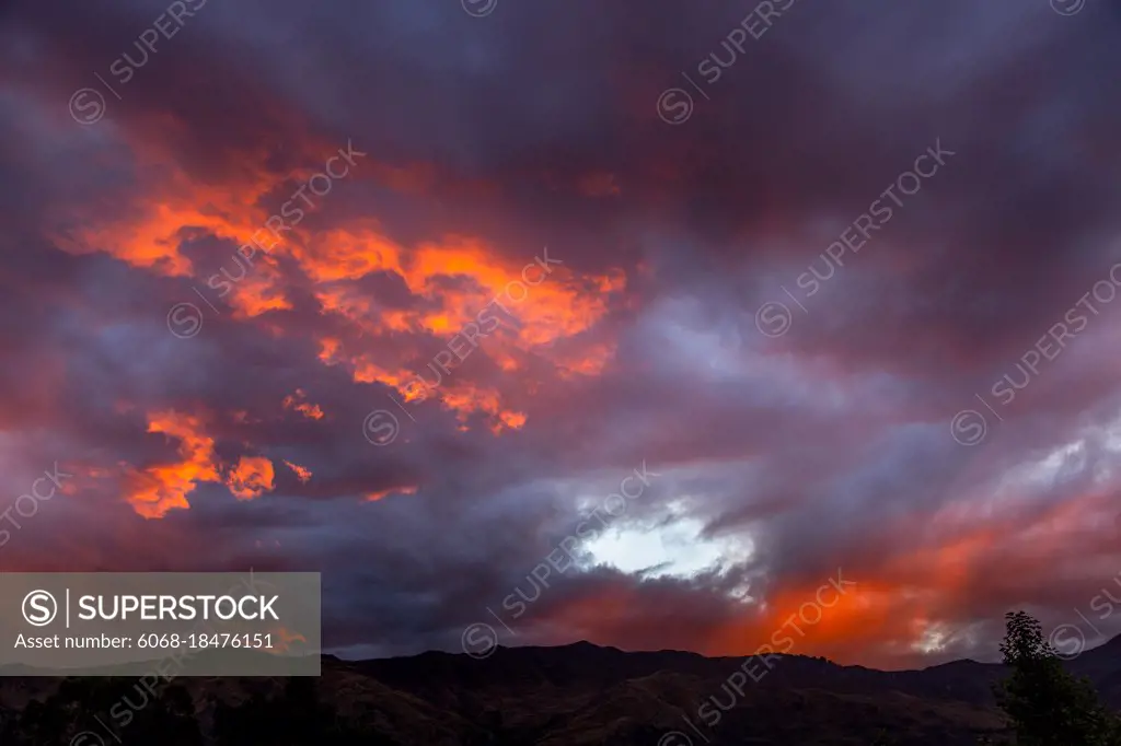 Spectacular sunset at Wanaka in New Zealand