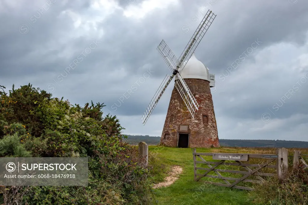 HALNAKER, SUSSEX/UK - SEPTEMBER 25 : View of Halnaker Windmill in Halnaker Sussex on September 25, 2011