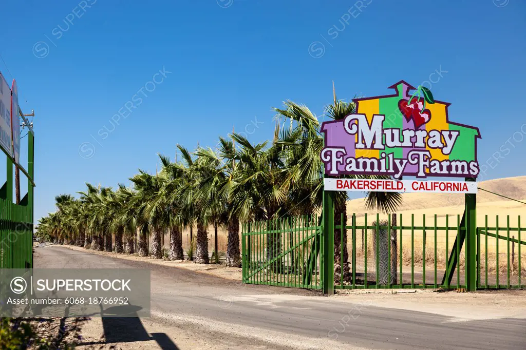 Entrance to Murray Family Farms in Bakersfield California