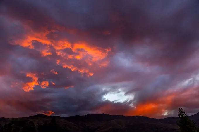 Spectacular sunset at Wanaka in New Zealand