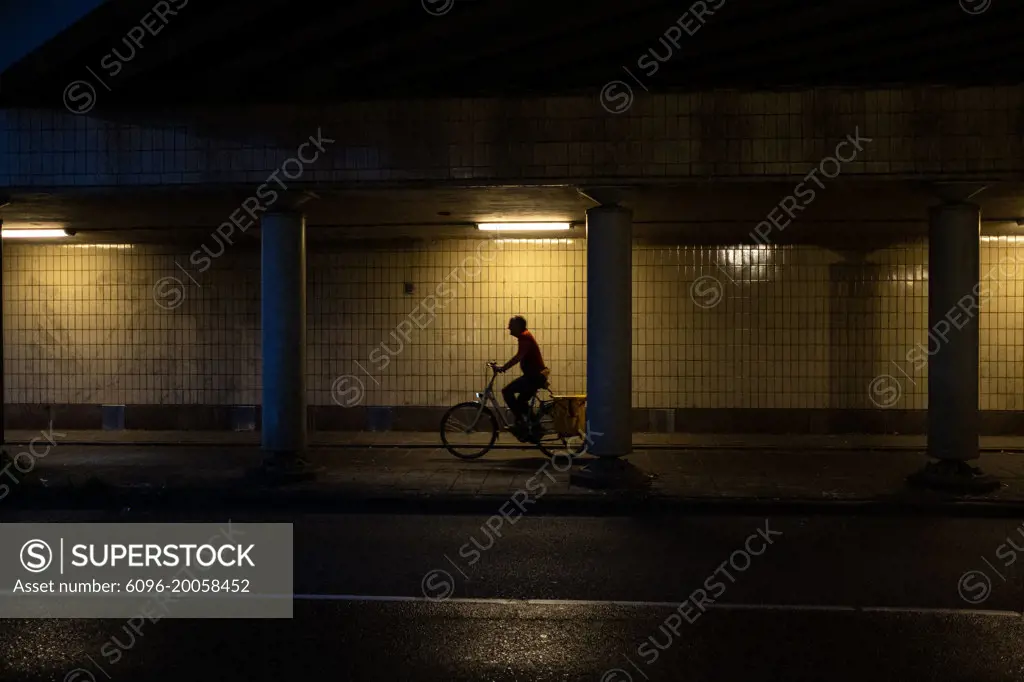 Daily life in Amsterdam, Netherlands. Vie quotidienne a Amsterdam, Pays-Bas.