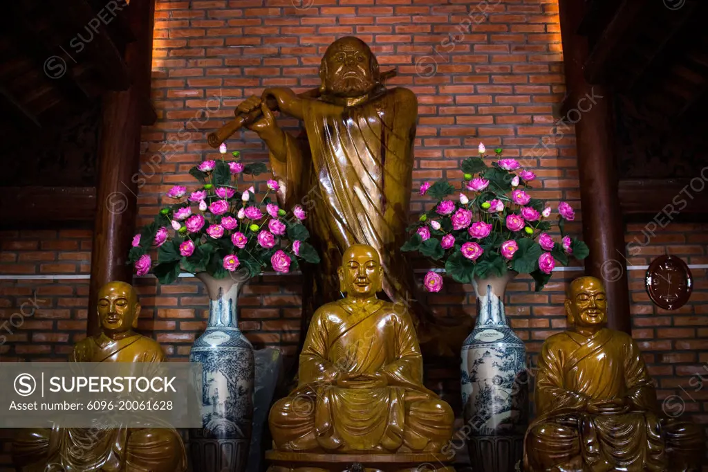 VIETNAM - DES TEMPLESTemple bouddhique au Vietnam.VIETNAM - TEMPLESBuddhist Temple in Vietnam.