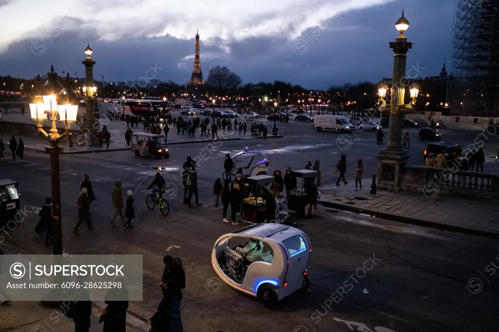 France, Paris, 2021-12-04. Illustration of tourism and daily life in the Greater Paris. Photograph by Martin Bertrand. France, Paris, le 2021-12-04. Illustration de tourisme et de vie quotidienne dans le Grand Paris. Photographie de Martin Bertrand.