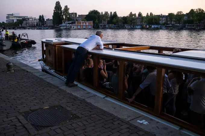 Daily life in Amsterdam, Netherlands. Vie quotidienne a Amsterdam, Pays-Bas.