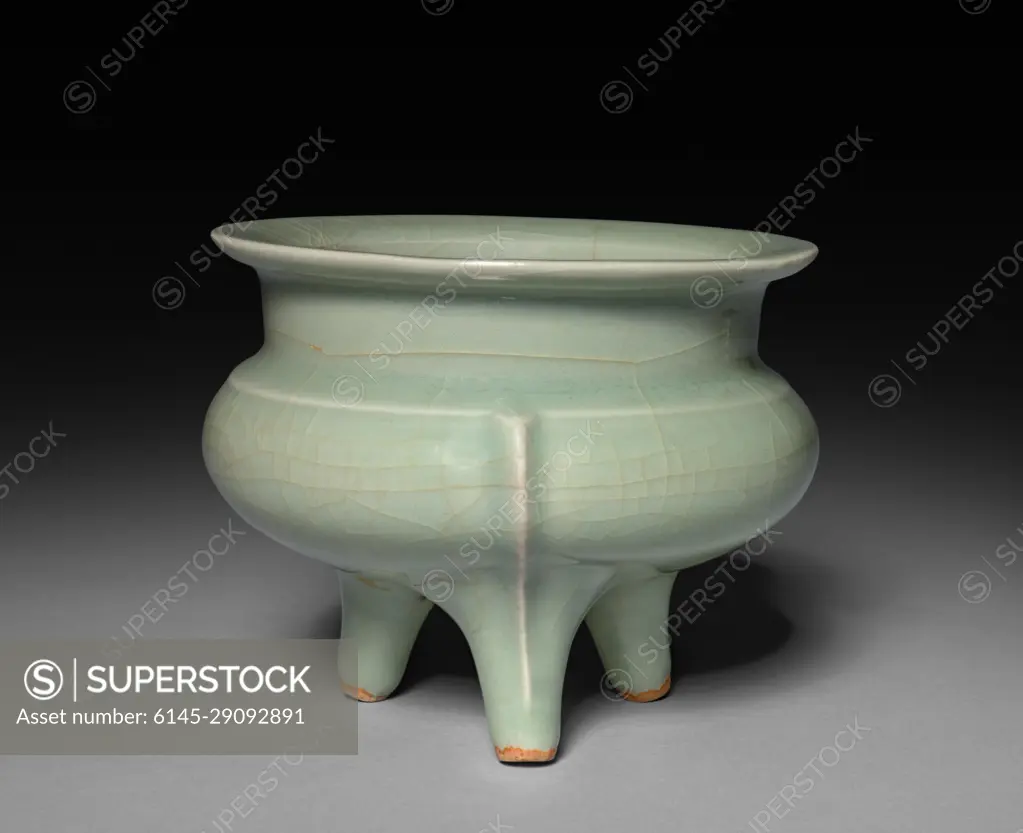 Incense Burner: Longquan Ware, 960-1279. China, Southern Song dynasty (1127-1279). Glazed porcelain; diameter: 14 cm (5 1/2 in.); overall: 11.4 cm (4 1/2 in.).