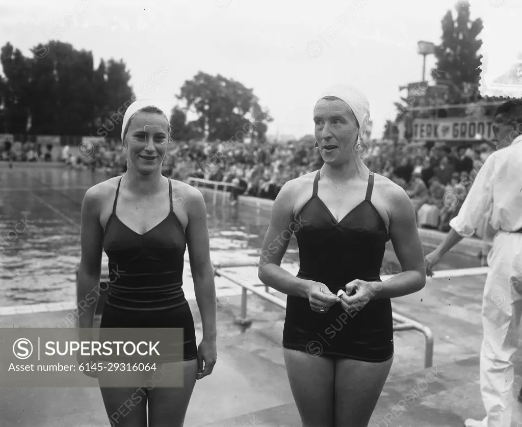 Anefo photo collection. Sport heads swim. Leny Lanting-Keller and