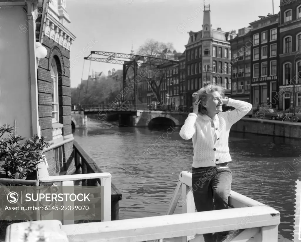 Anefo photo collection. The famous German film star Lilian Harvey in Amsterdam. April 17, 1959. Amsterdam, Noord-Holland