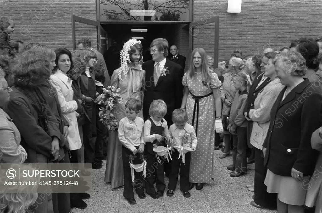 Anefo photo collection. VVD party leader Hans Wiegel married to Pien Frederiks too Hoogeveen. 1 June 1973. Drenthe, Hoogeveen