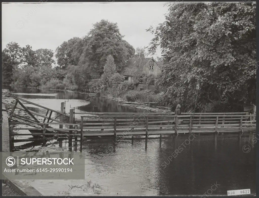 Elsevier photo collection. Report Dutch sexes Stobbe Jansson, live Germany  18th century (later Poland). houses Tiege Tiegeshof. reminds canals Dutch  towns. 