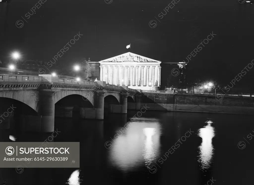 Poll photo collection. Report Paris. The building of the Chambre des Députés. June 1936. France, Paris