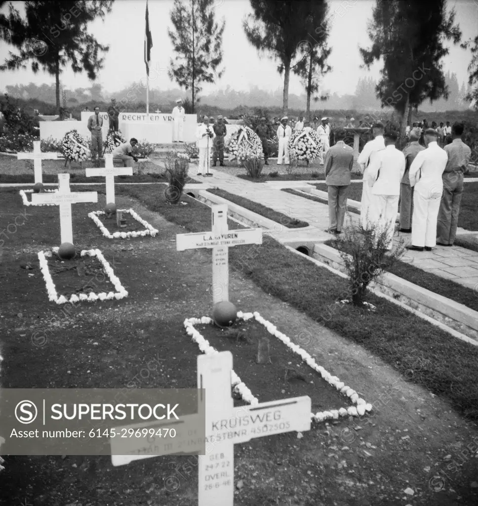 Photo collection Service for army contacts Indonesia. DLC Remembrance delivery worved Surabaya. Remembrance Day on Ereveld Kembang Koening Speech by Marine Pastor Ds. Oegema. May 4, 1949. Indonesia, Dutch East Indies, Surabaya