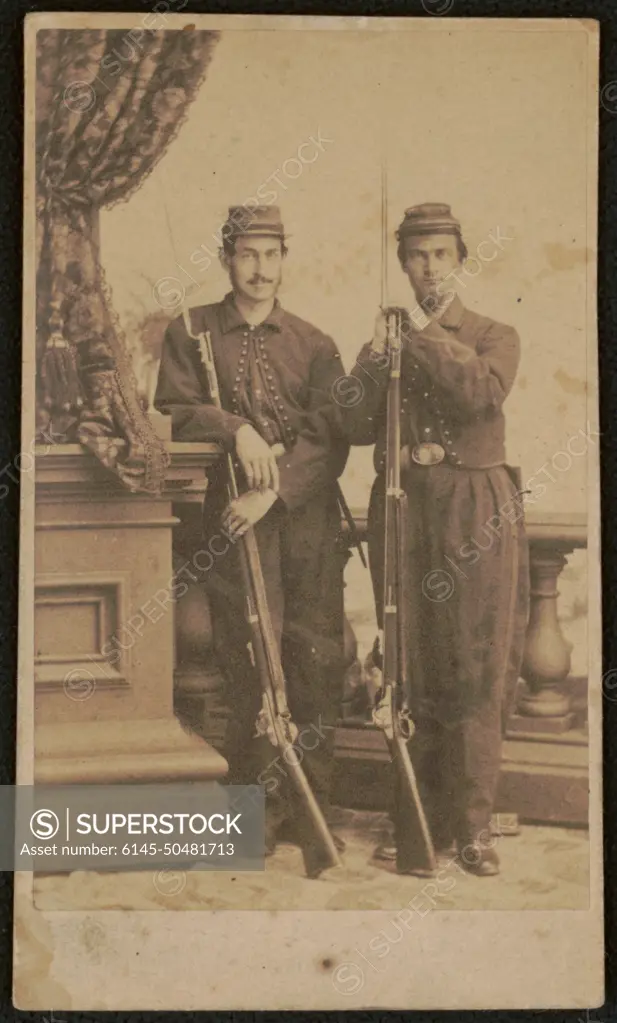 Two unidentified soldiers in Union chasseur uniforms with