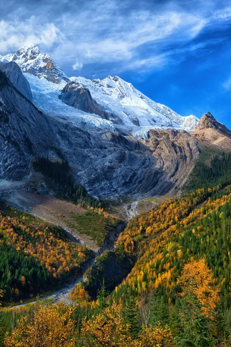 Beautiful autumn day in the Canadian Rocky Mountains in British Columbia, Canada