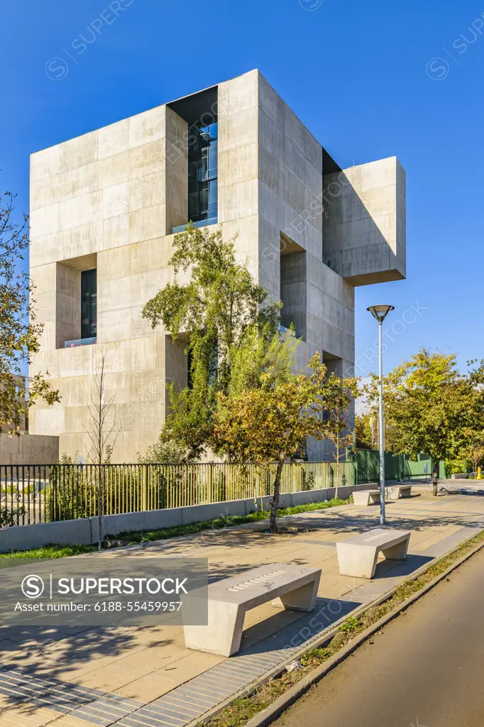 Innovation Center Building, Santiago de Chile SANTIAGO DE CHILE, CHILE, MAY - 2018 - Exterior view of innovation center building at catholic university in santiago de chile, chile Copyright: xZoonar.com/DanielxFerreira-LeitesxCiccarinox 13436343