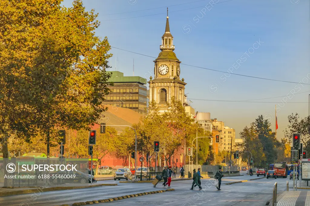 O Higgins Avenue, Santiago de Chile SANTIAGO DE CHILE, CHILE, MAY - 2018 - Urban day at santiago de chile downtown at o higgins avenue Copyright: xZoonar.com/DanielxFerreira-LeitesxCiccarinox 13471526