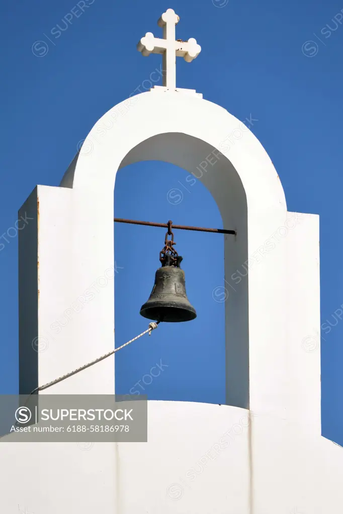 White church in Greece at a blue sky White church in Greece at a blue sky Copyright: xZoonar.com/EllesxRijsdijkx 21425837