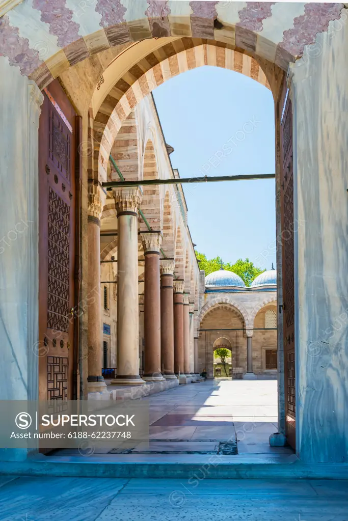 Gate to Suleymaniye Mosque in Istanbul Gate door entrance to Suleymaniye Mosque in Istanbul, Turkey Copyright: xZoonar.com/PavloxVakhrushevx 21746451