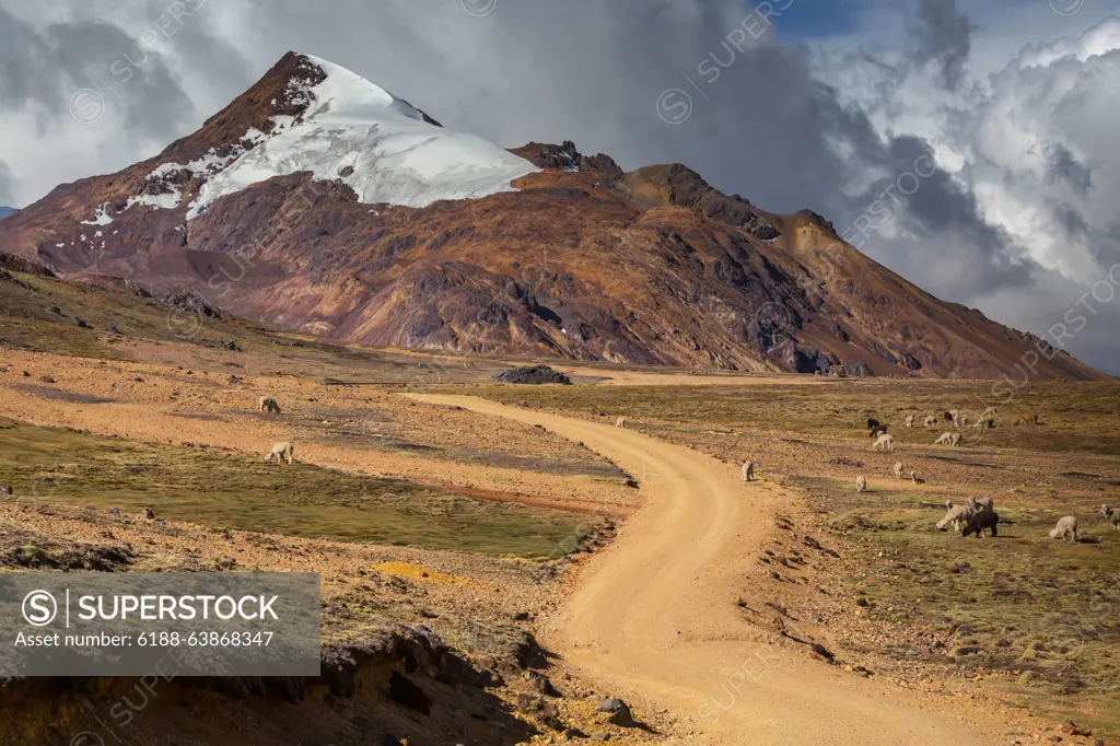 Road in Peru Scenic road in the Cordillera mountains in Peru. Travel background. Copyright: xZoonar.com/GalynaxAndrushkox 20902928