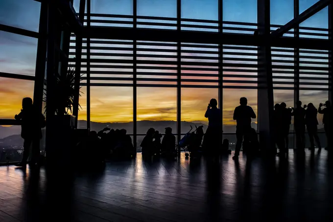 People at Modern Tower Viewpoint, Santiago de Chile SANTIAGO DE CHILE, CHILE, MAY - 2018 - High contrast group of people silhouette watching the view of the city at tower viewpoint in santiago de chile city, Chile Copyright: xZoonar.com/DanielxFerreira-LeitesxCiccarinox 13432854