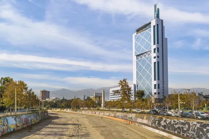 Santiago de Chile Cityscape SANTIAGO DE CHILE, CHILE, MAY - 2018 - Dry mapocho river at bella vista district santiago de chile city Copyright: xZoonar.com/DanielxFerreira-LeitesxCiccarinox 13465843