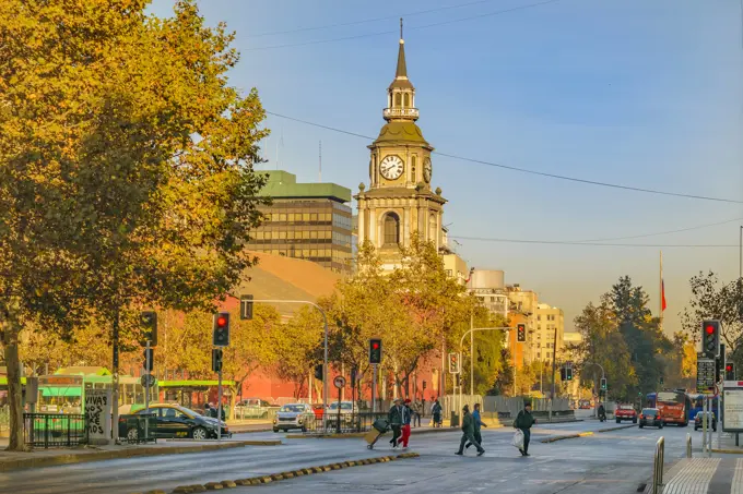 O Higgins Avenue, Santiago de Chile SANTIAGO DE CHILE, CHILE, MAY - 2018 - Urban day at santiago de chile downtown at o higgins avenue Copyright: xZoonar.com/DanielxFerreira-LeitesxCiccarinox 13471526