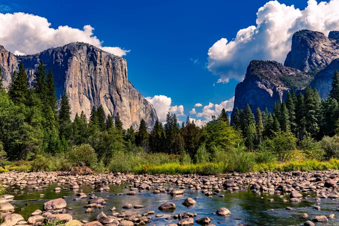 Yosemite valley, Yosemite national park Yosemite valley, Yosemite national park, California, usa Copyright: xZoonar.com/patrickxmichelettix 17120968