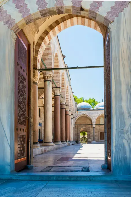 Gate to Suleymaniye Mosque in Istanbul Gate door entrance to Suleymaniye Mosque in Istanbul, Turkey Copyright: xZoonar.com/PavloxVakhrushevx 21746451