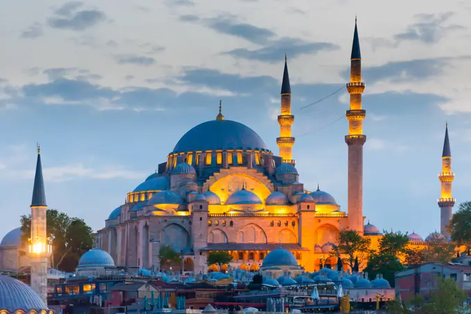 Hagia Sophia at sunset in Istanbul Hagia Sophia mosque at sunset in Istanbul. Istanbul city evening landmark Copyright: xZoonar.com/PavloxVakhrushevx 21746516