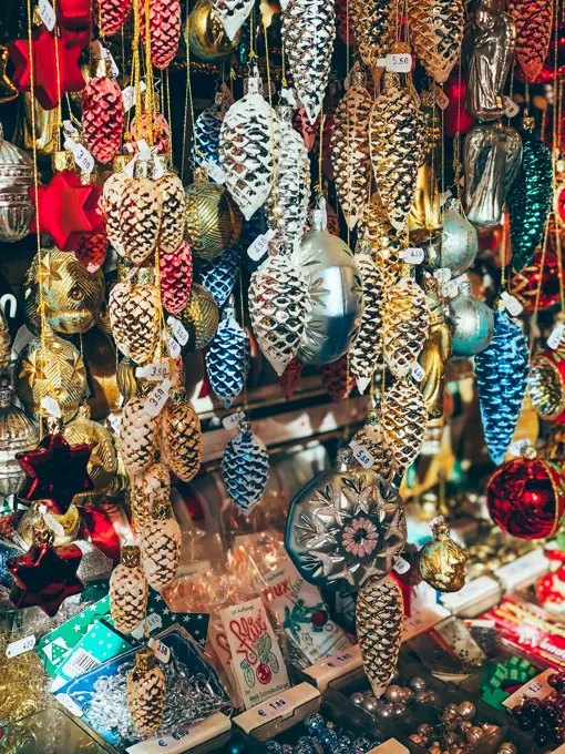 Beautiful Christmas tree decoration GERMANY, MUNICH - DECEMBER 20, 2018: Beautiful Christmas tree decoration on outdoor Christmas market in Munich Copyright: xZoonar.com/AnastasiaxZolotnitskayax 22179657