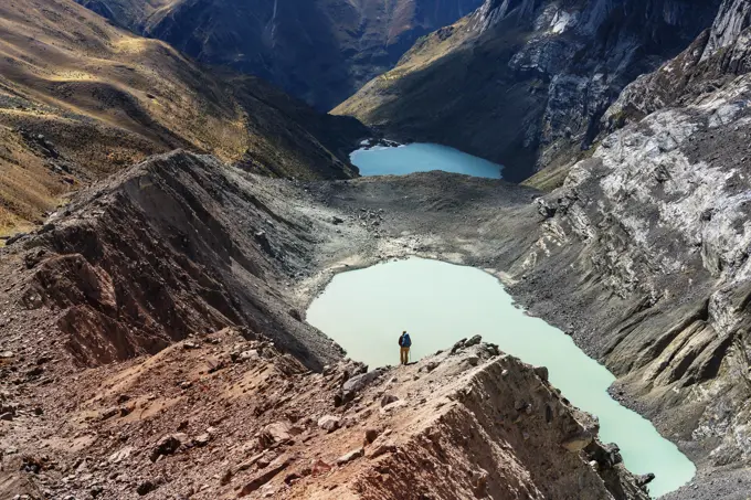 Hike in Cordillera Hiker in Cordillera mountains, Peru, South America ,model released, Symbolfoto Copyright: xZoonar.com/GalynaxAndrushkox 20944872 ,model released, Symbolfoto ,property released