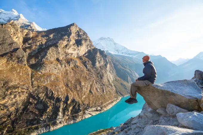 Wanderung in den spektakulären Andenlandschaften Perus, Suedamerika Hiker in Cordillera mountains, Peru, South America ,model released, Symbolfoto Copyright: xZoonar.com/GalynaxAndrushkox 21471793 ,model released, Symbolfoto ,property released