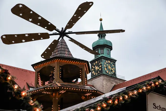 Christmas market in Munich, Bavaria, Germany, Europe Beautiful Christmas market in Munich - Bavaria - Germany, Europe Copyright: xZoonar.com/RudolfxErnstx 13715946