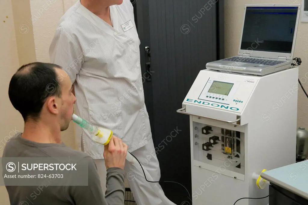 Photo essay at Caen hospital in France. Pulmonary function testing: monitoring of exhaled endogenous NO : feNO.