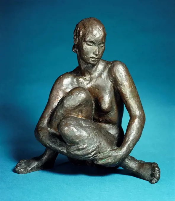 Seated; Sitzende. Georg Kolbe (1877-1947). Bronze with dark brown patina. Cast in 1926. 28.5cm high.